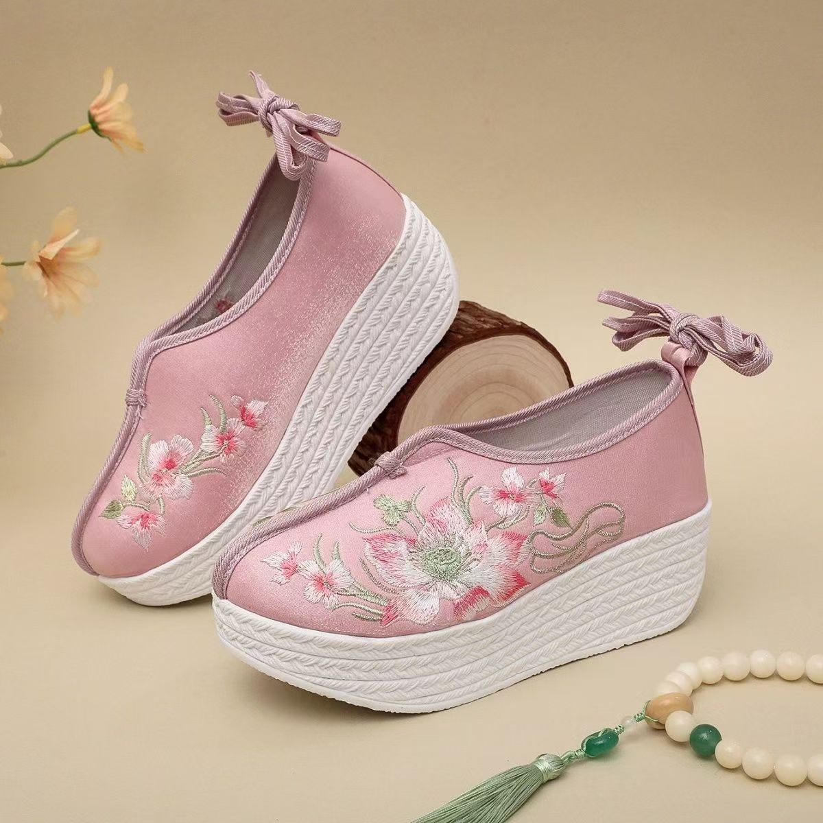 Woman Ethnic Style Wedges Embr - đánh giá và giá Embroidery Fabric