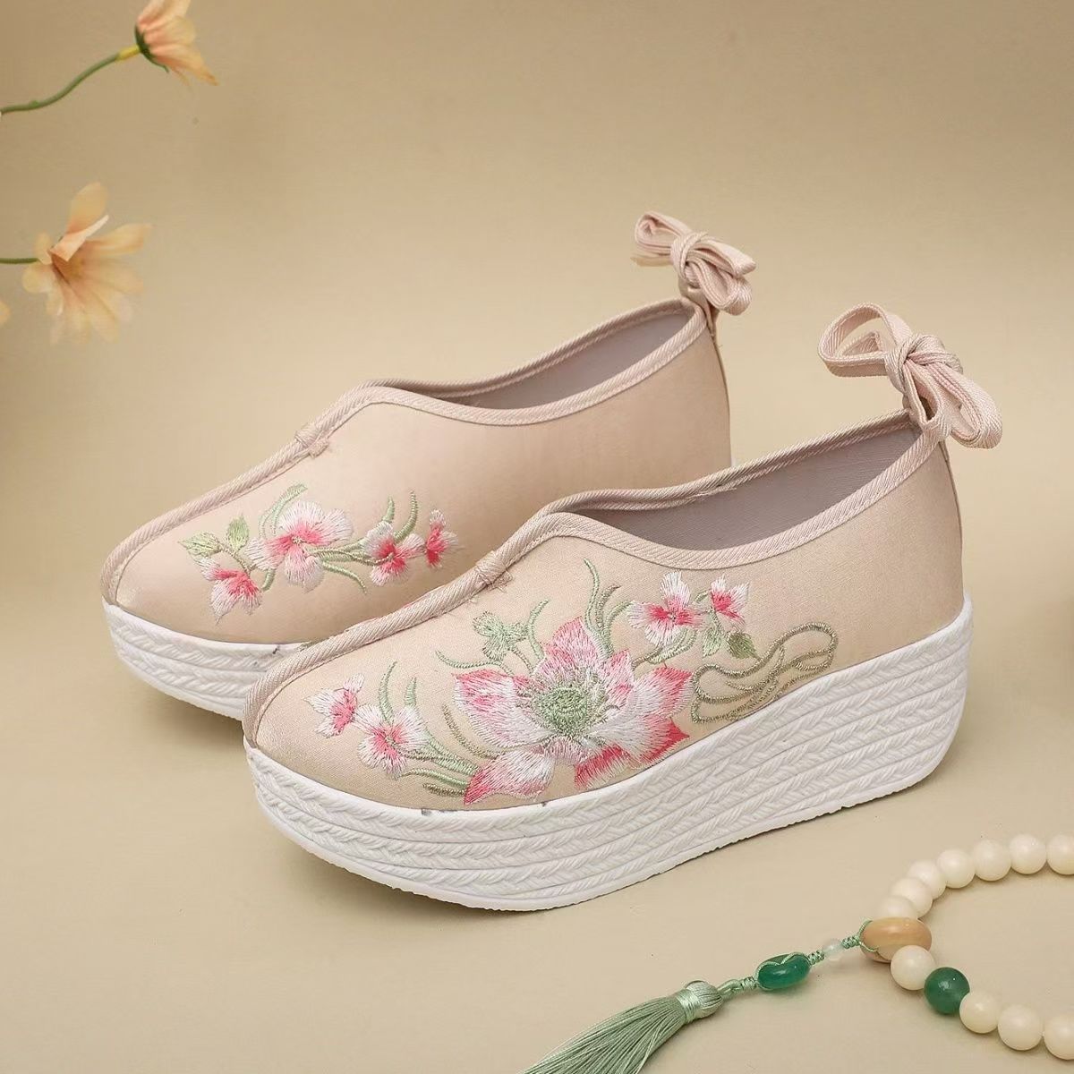 Woman Ethnic Style Wedges Embr - đánh giá và giá Embroidery Fabric