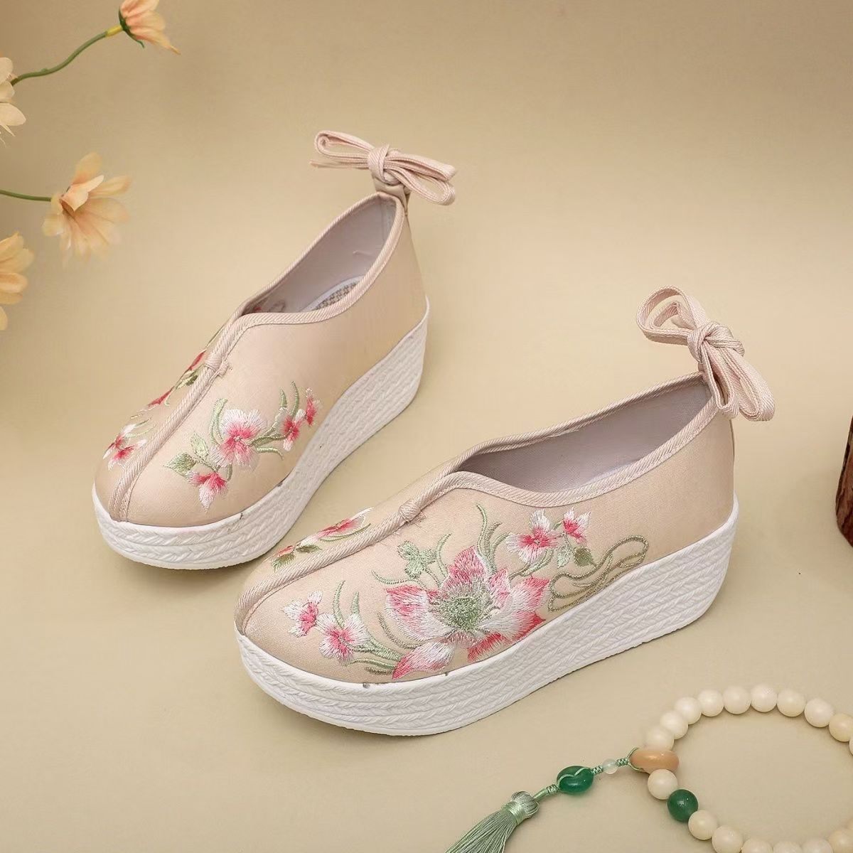 Woman Ethnic Style Wedges Embr - đánh giá và giá Embroidery Fabric
