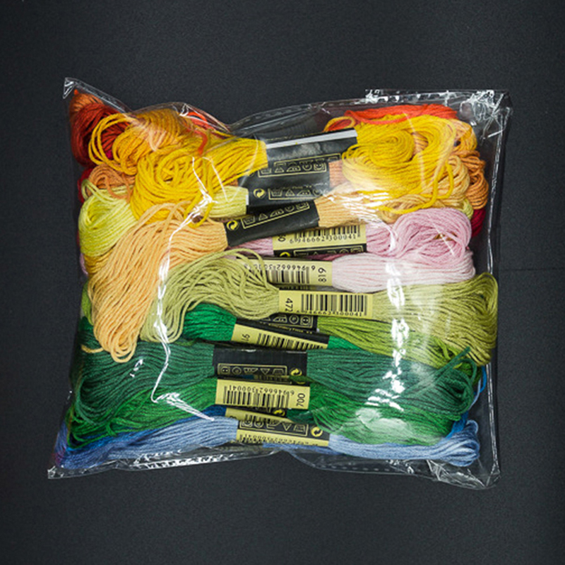 C 24/100/50 Multicolor Cross   - đánh giá và giá Embroidery Yarns