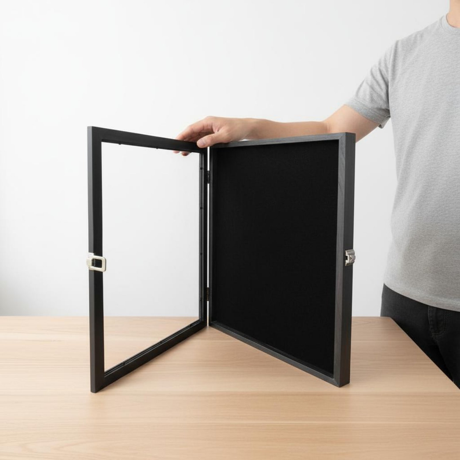 Badge Display Frame Transparen - đánh giá và giá Frame Display Wood
