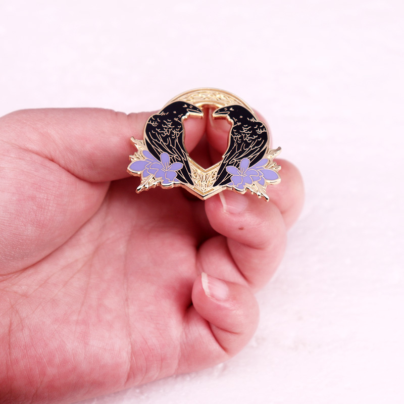 Huginn and Muninn Brooch Norse - đánh giá và giá Embroidery Icon